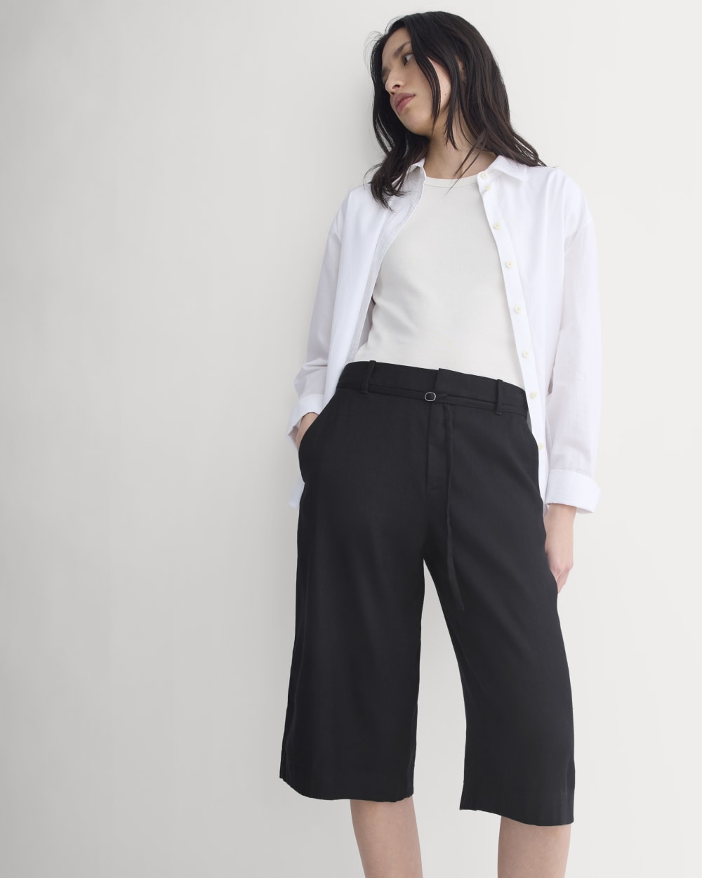 Long Tailored Short in Stretch Linen | Black